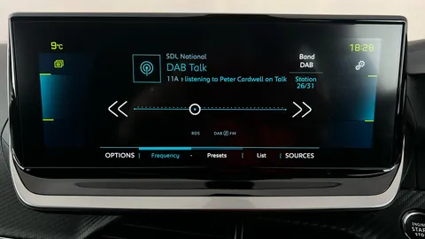 PEUGEOT 2008 100kW Allure Premium+ 50kWh Auto