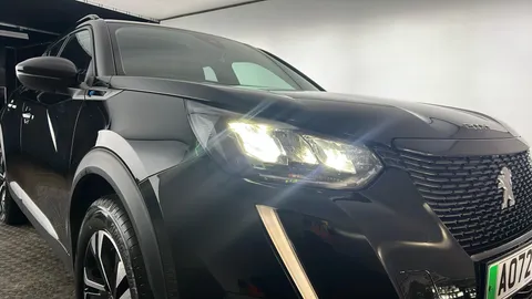 PEUGEOT 2008 100kW Allure Premium+ 50kWh Auto