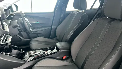 PEUGEOT 2008 100kW Allure Premium+ 50kWh Auto