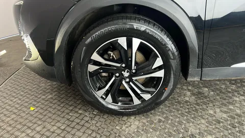 PEUGEOT 2008 100kW Allure Premium+ 50kWh Auto