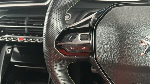 PEUGEOT 2008 100kW GT 50kWh Auto