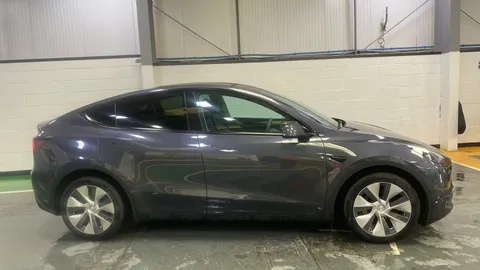 TESLA MODEL Y Long Range AWD Auto