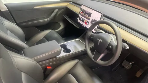 TESLA MODEL Y Long Range AWD Auto