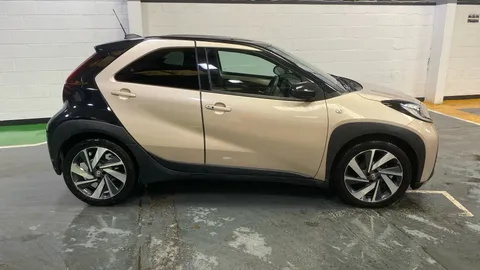 TOYOTA AYGO X 1.0 VVT-i Exclusive