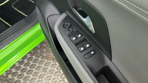 VAUXHALL MOKKA 100kW Elite Nav Premium 50kWh Auto