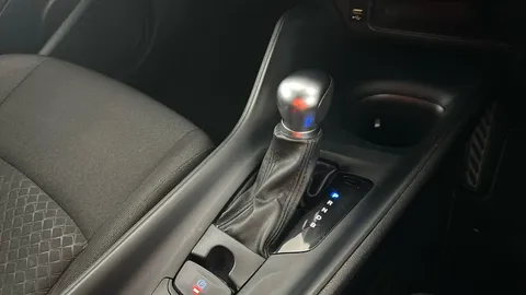 TOYOTA C-HR 1.8 Hybrid Icon CVT