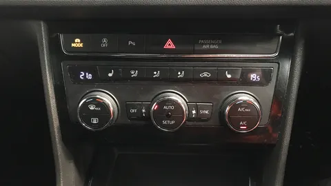 SEAT LEON 1.5 TSI EVO 150 FR Black Edition [EZ]