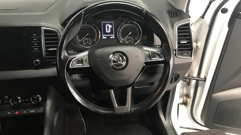 SKODA KAROQ 1.0 TSI SE Nav Plus