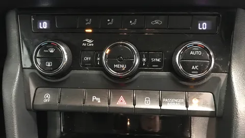 SKODA KAROQ 1.0 TSI SE Nav Plus