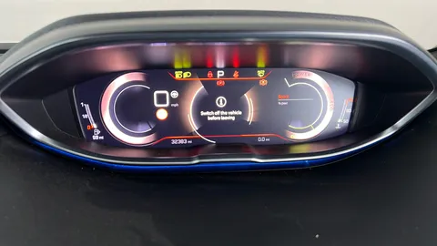 PEUGEOT 5008 1.2 Hybrid 136 GT e-DSC6