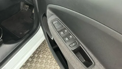 RENAULT ZOE 100kW Iconic R135 50kWh Rapid Charge Auto