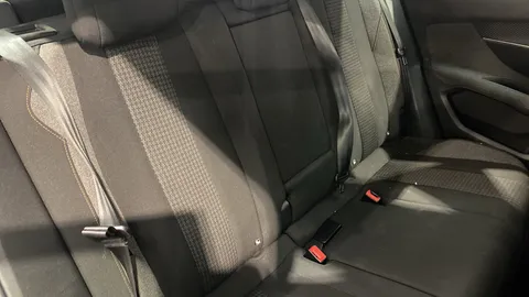 PEUGEOT 3008 1.5 BlueHDi Active