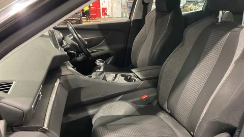 PEUGEOT 3008 1.5 BlueHDi Active