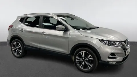 NISSAN QASHQAI 1.3 DiG-T N-Connecta [Glass Roof Pack]