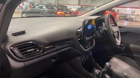 FORD FIESTA 1.1 75 Trend