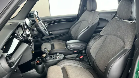 MINI HATCHBACK 135kW Cooper S Level 2 33kWh Auto