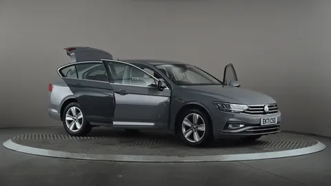 VOLKSWAGEN PASSAT 2.0 TDI EVO SCR SE Nav