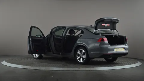 VOLKSWAGEN PASSAT 2.0 TDI EVO SCR SE Nav