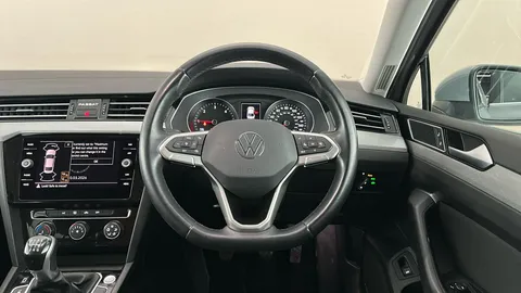 VOLKSWAGEN PASSAT 2.0 TDI EVO SCR SE Nav