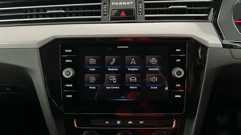 VOLKSWAGEN PASSAT 2.0 TDI EVO SCR SE Nav