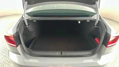 VOLKSWAGEN PASSAT 2.0 TDI EVO SCR SE Nav