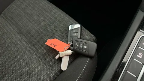 VOLKSWAGEN PASSAT 2.0 TDI EVO SCR SE Nav