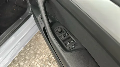 VOLKSWAGEN PASSAT 2.0 TDI EVO SCR SE Nav