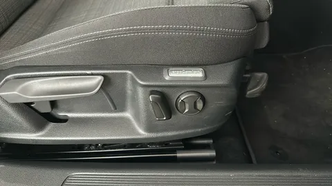 VOLKSWAGEN PASSAT 2.0 TDI EVO SCR SE Nav