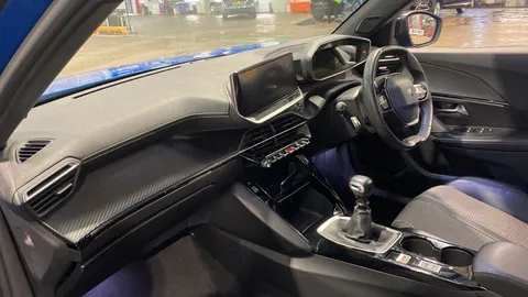 PEUGEOT 2008 1.2 PureTech 130 GT