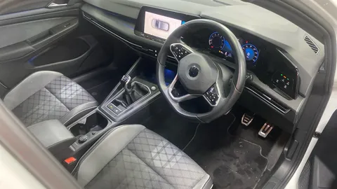 VOLKSWAGEN GOLF 1.5 TSI 150 R-Line