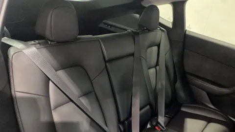 TESLA MODEL Y RWD Auto
