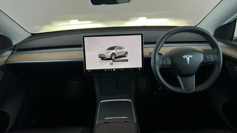 TESLA MODEL Y Long Range AWD Auto