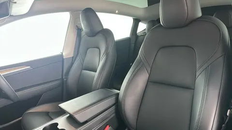 TESLA MODEL Y Long Range AWD Auto