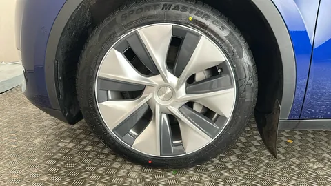TESLA MODEL Y Long Range AWD Auto