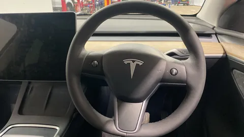 TESLA MODEL Y Long Range AWD Auto