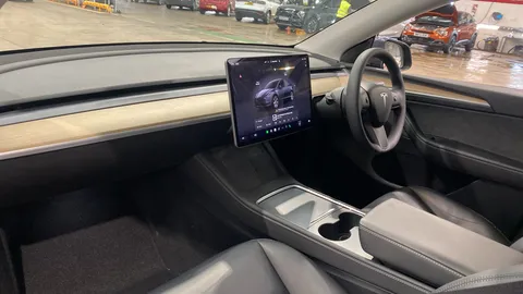 TESLA MODEL Y Long Range AWD Auto