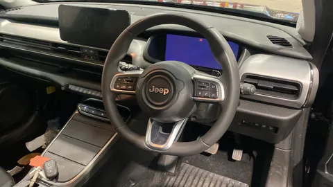 Jeep Avenger 1.2 e-Hybrid Summit DCT