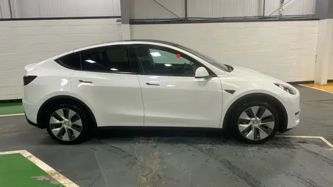Tesla                     Model Y Long Range AWD Auto
