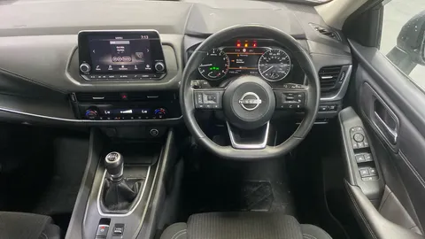 NISSAN QASHQAI 1.3 DiG-T MH Acenta Premium