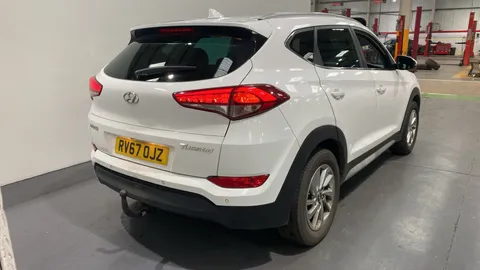 HYUNDAI TUCSON 1.7 CRDi Blue Drive Premium 2WD