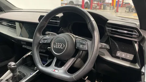 AUDI A3 35 TFSI S Line