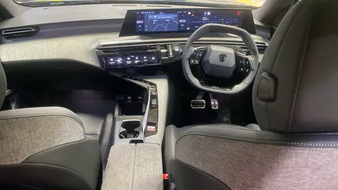 PEUGEOT 3008 1.2 Hybrid 136 GT e-DSC6