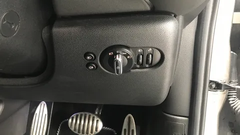 Mini Hatchback 2.0 Cooper S Sport II 5dr Auto [Comfort/Nav Pack]