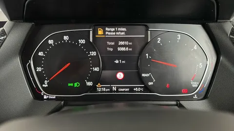 BMW 1 SERIES 118d Sport