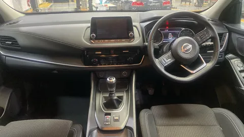 NISSAN QASHQAI 1.3 DiG-T MH Acenta Premium