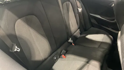 BMW 1 Series 118i [136] SE [Live Cockpit Professional]