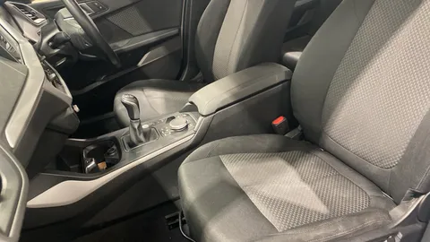 BMW 1 Series 118i [136] SE [Live Cockpit Professional]