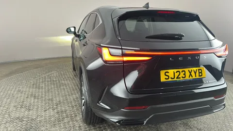 LEXUS NX 450h+ 2.5 E-CVT [Premium Pack]