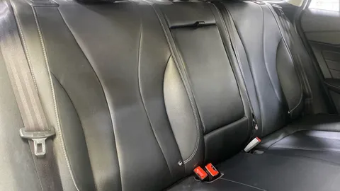 MG MOTOR UK MG5 115kW Exclusive EV 53kWh Auto