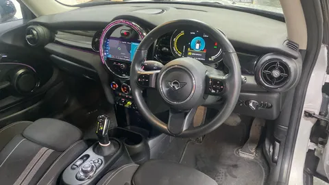 Mini Hatchback 135kW Cooper S Level 1 33kWh Auto